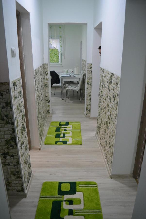 Green Rooms Hunedoara Ngoại thất bức ảnh