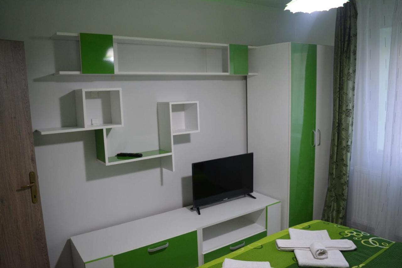 Green Rooms Hunedoara Ngoại thất bức ảnh