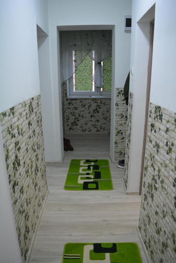Green Rooms Hunedoara Ngoại thất bức ảnh