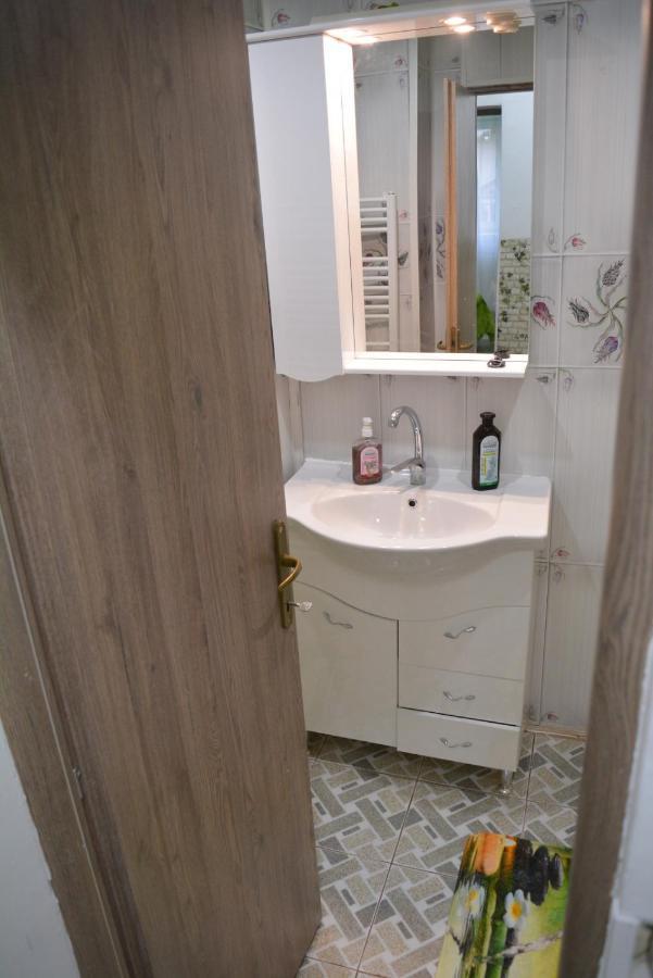 Green Rooms Hunedoara Ngoại thất bức ảnh